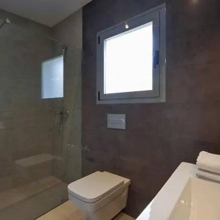 Sleeps 10 Pool فيلة